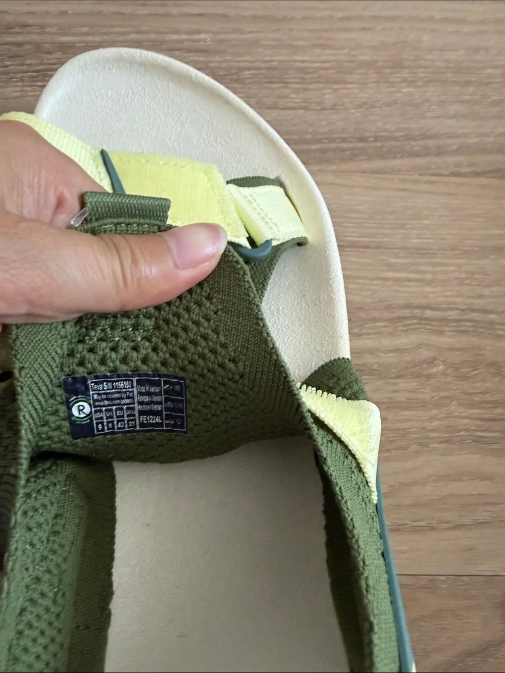 Teva breathable olive